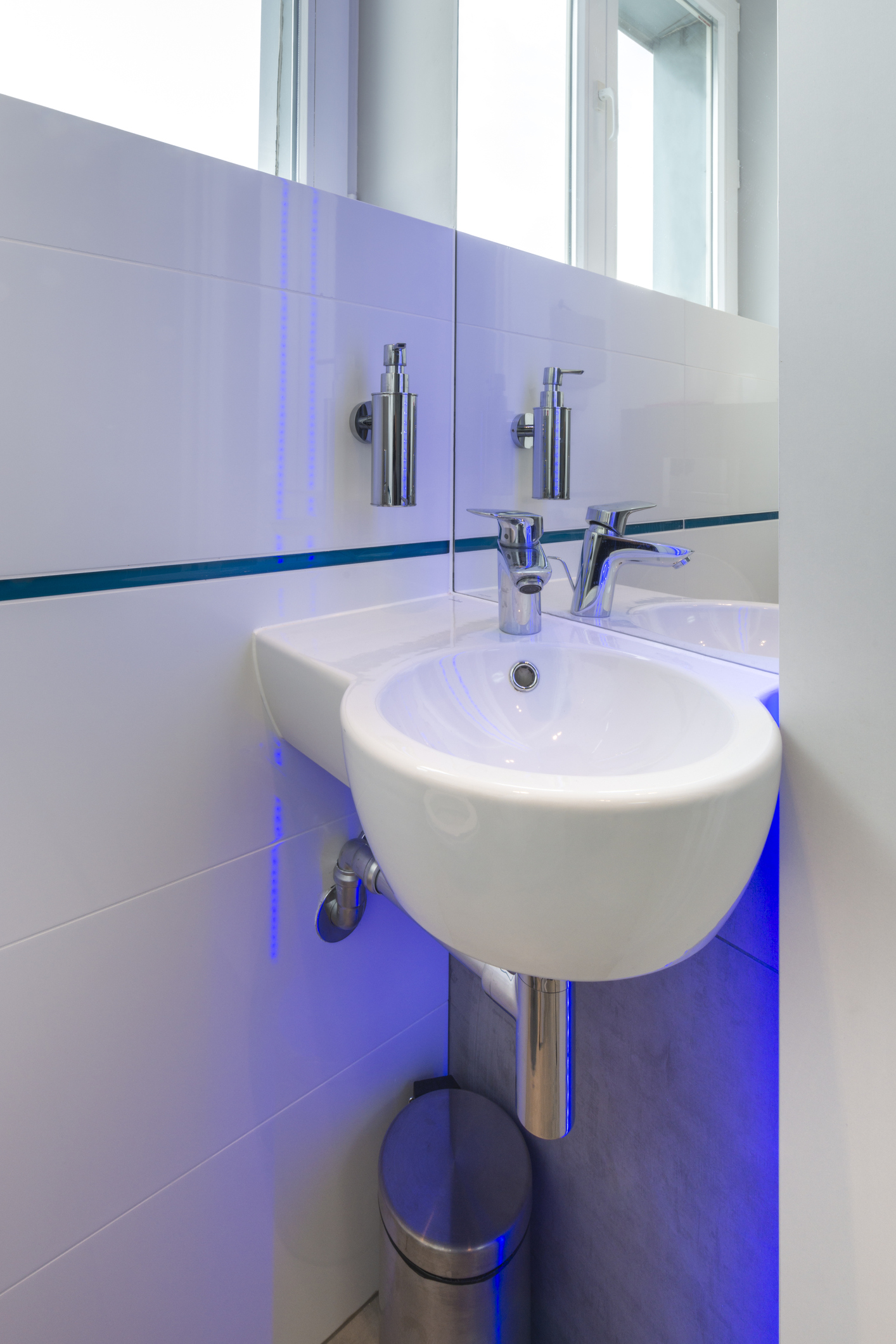 Nuove idee e consigli per progettare e arredare un bagno piccolo ... Bagni piccolissimi soluzioni