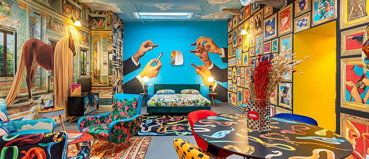 Loft arredato con l’iconico concept Toiletpaper