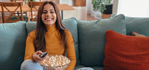 guardare la tv a casa